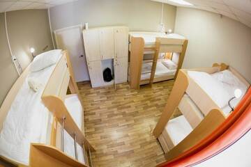 Кровать в общем женском 6-местном номере в Хостеле Z Hostel